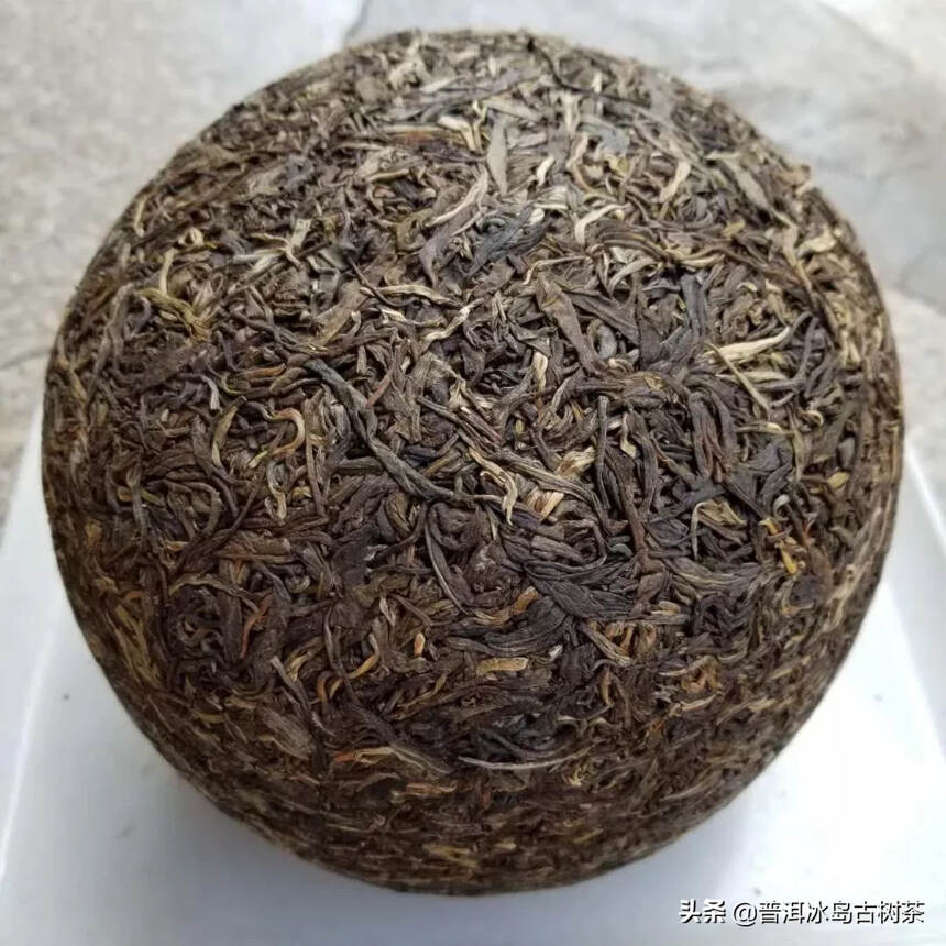 2016年易武麻黑古树茶3000克金瓜生茶