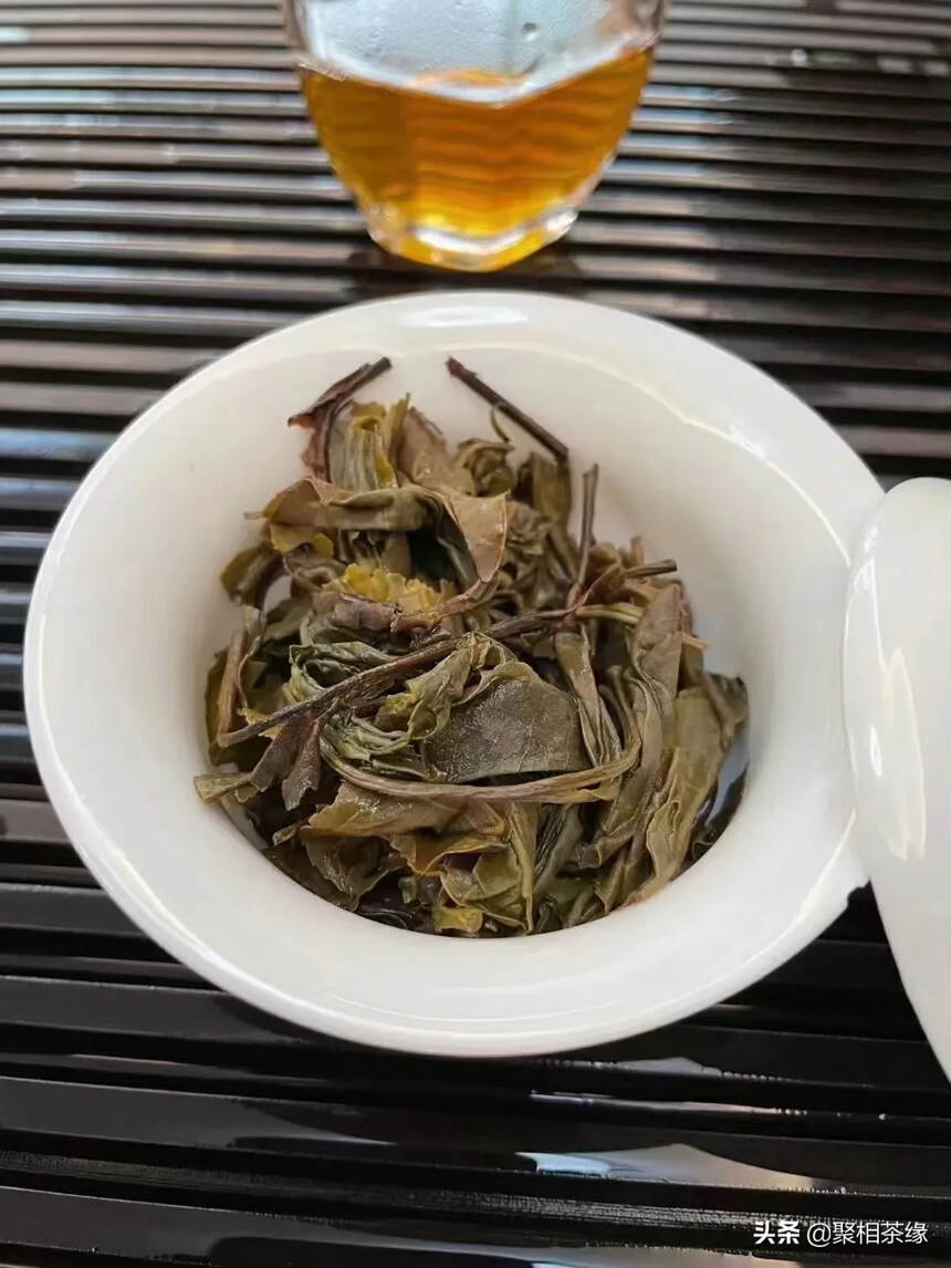 2014年竹筒茶，500克一根
自然的烟香
条索肥壮