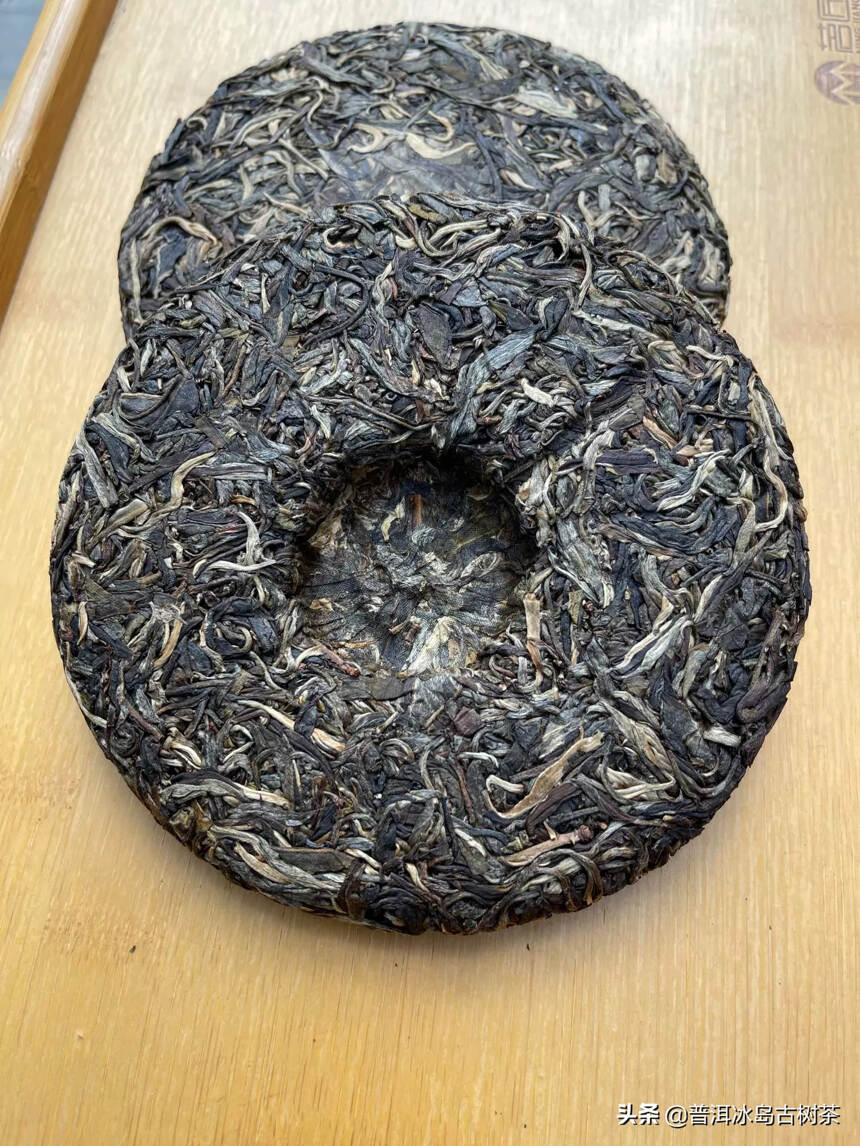 2015年勐库大忠山古树小饼生茶200克，只有几十片