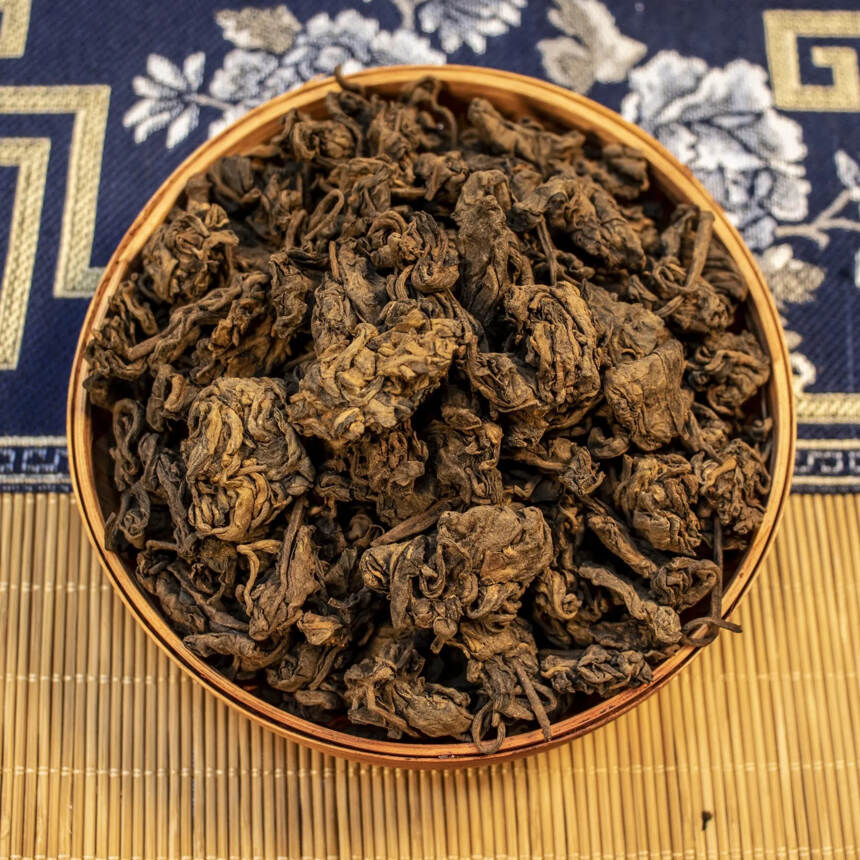 贰零壹贰年由香港彭裕泰百年老茶莊珍藏的班章古树茶头，