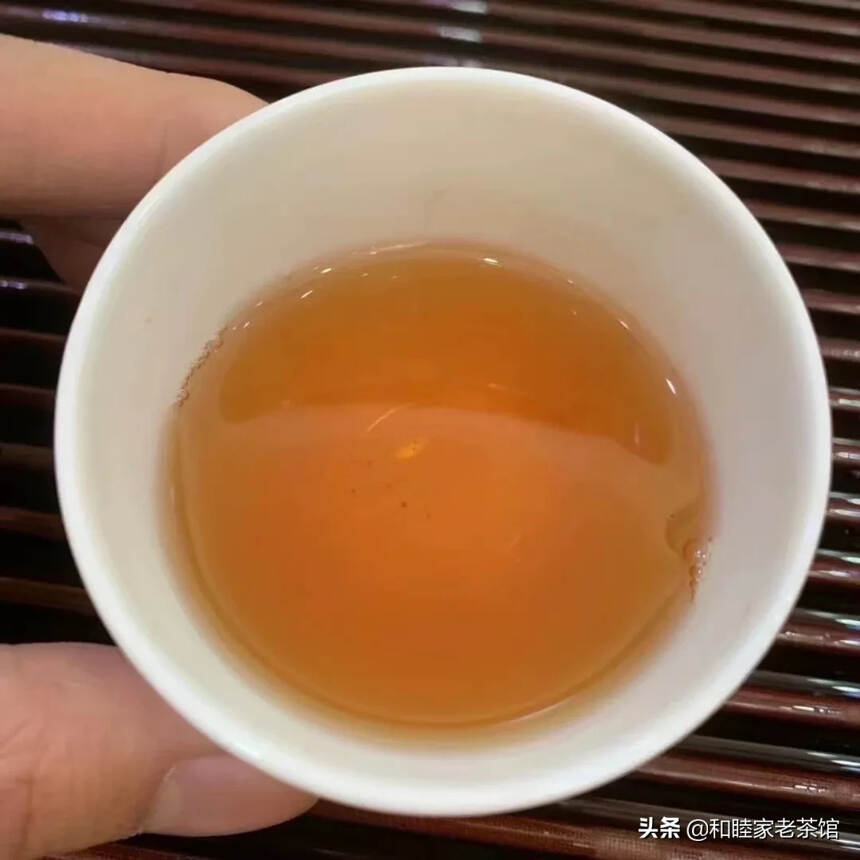 2006年 云南七子饼茶，乔木茶王生普洱茶饼 云南西