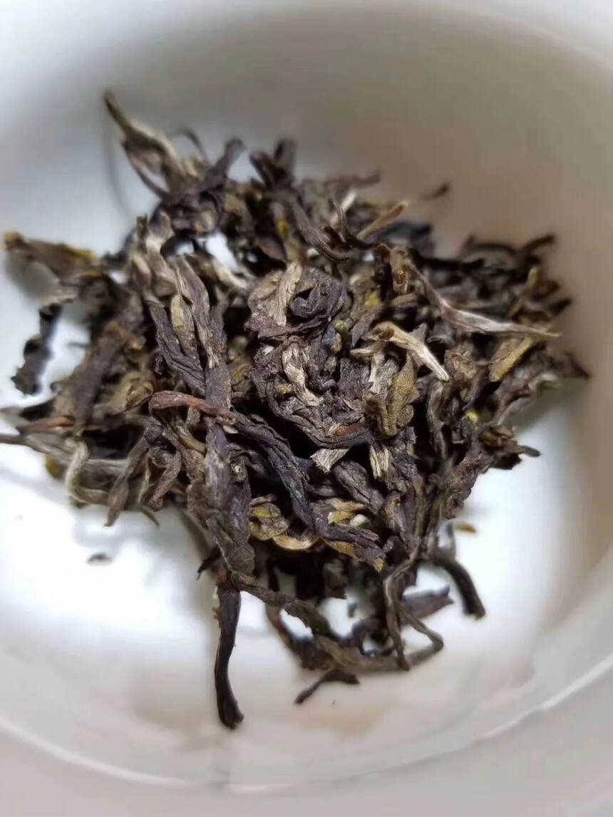 2015年景迈古树竹筒茶500克生茶，竹韵兰香 入口