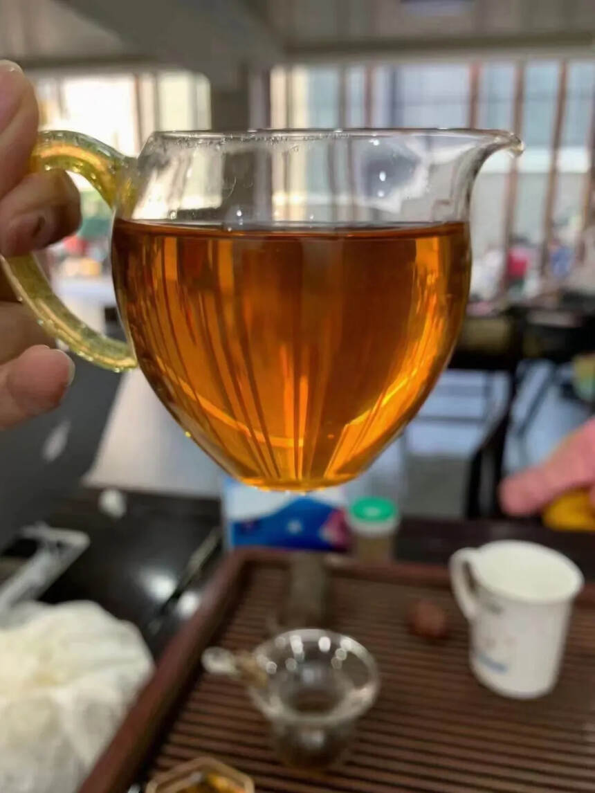 2006年象明茶厂七星班章古茶，产品规格：1000克