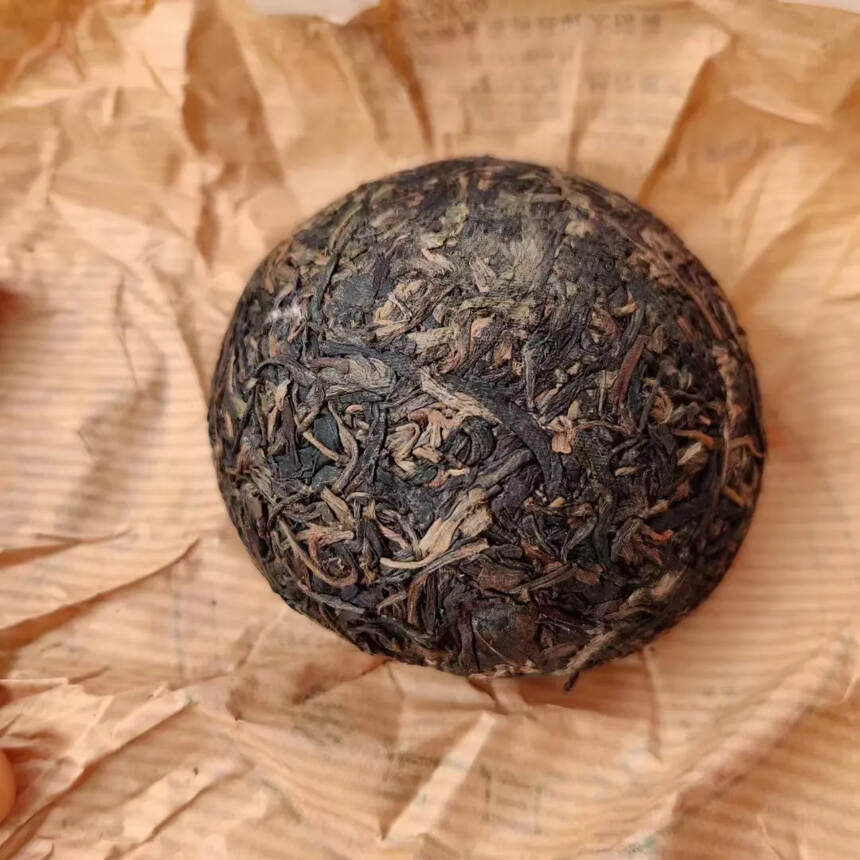 2007年南涧凤凰沱茶厂  
生普 茶汤细腻，香高水