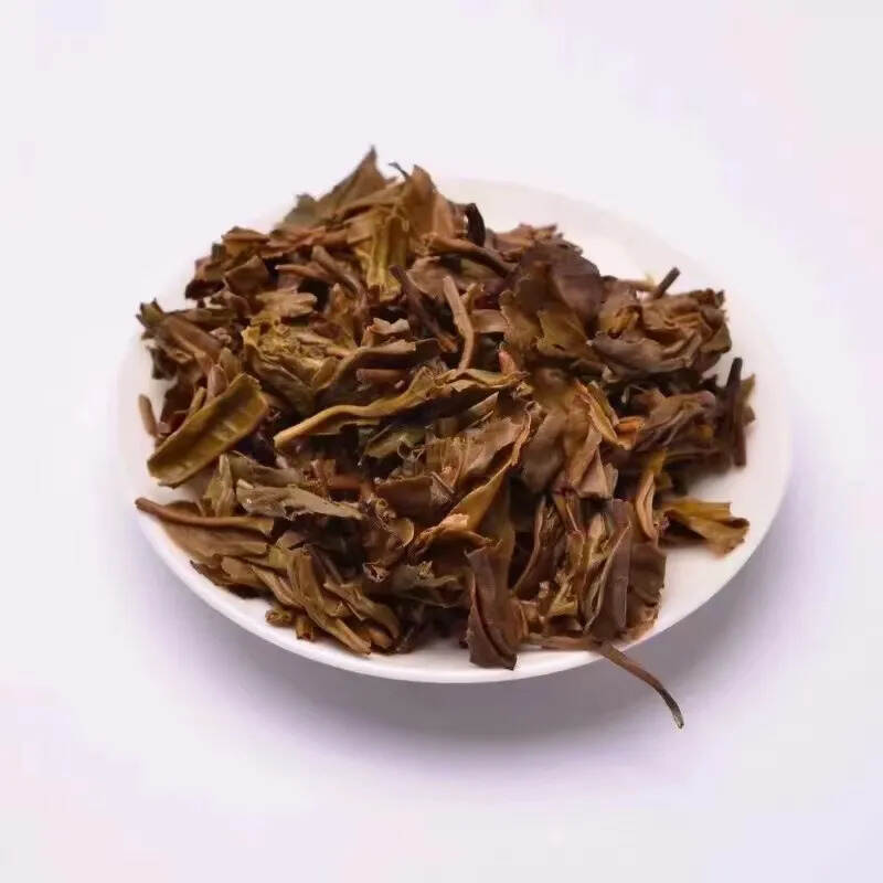 2015年永明布朗山老树茶，精选布朗山春茶毛料，条索