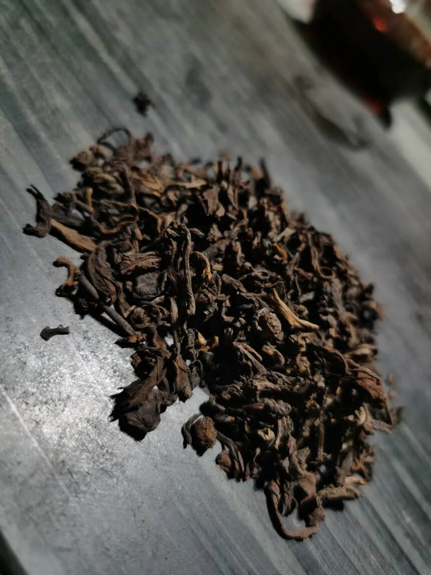 2015年果敢古树～特级普洱熟茶

汤色酒红透亮，醇