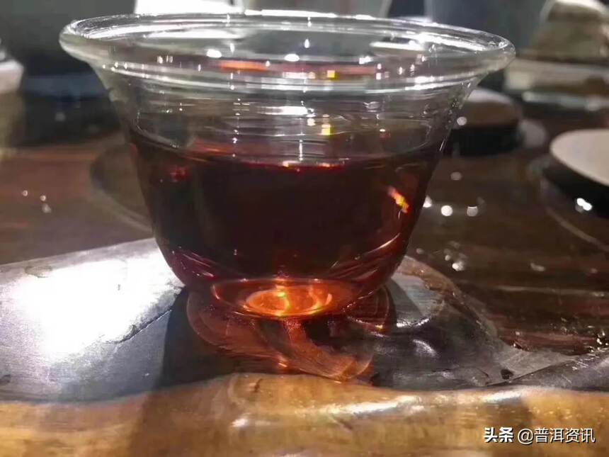 1998年中茶樟香熟茶砖，这款茶的香气非常独特，入口