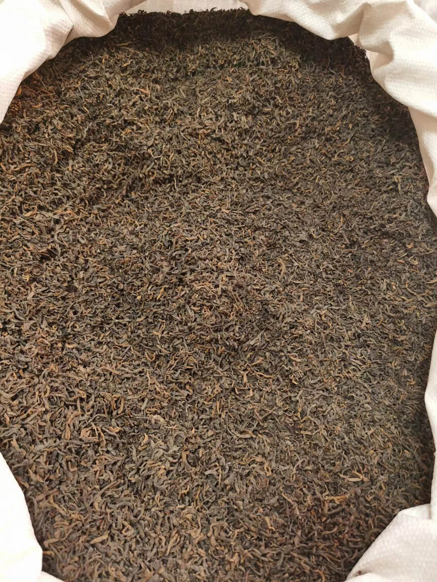 2015年果敢古树～特级普洱熟茶

汤色酒红透亮，醇