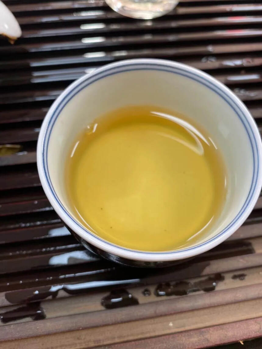 福海韵普·乔木生茶（2012） 是福海茶厂的一款常规