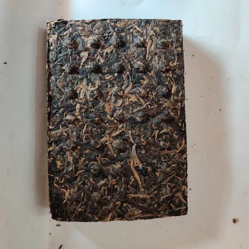 09年南峤茶厂班章生态茶砖，班章山乔木料，烟香融水，