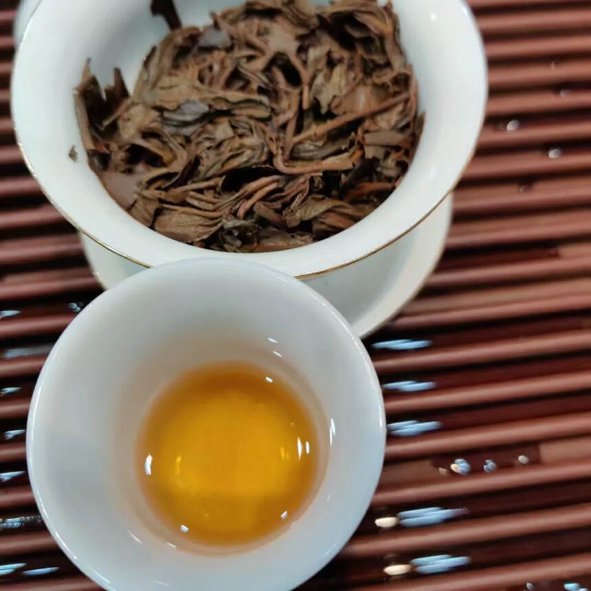 2006年六大茶山邦威野生茶青饼，精选临沧茶区茶菁，