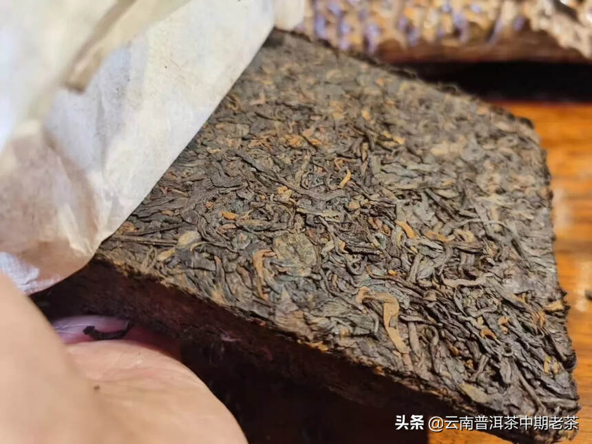 04年普洱茶砖——


——茶农自留茶~老班章乔木茶
