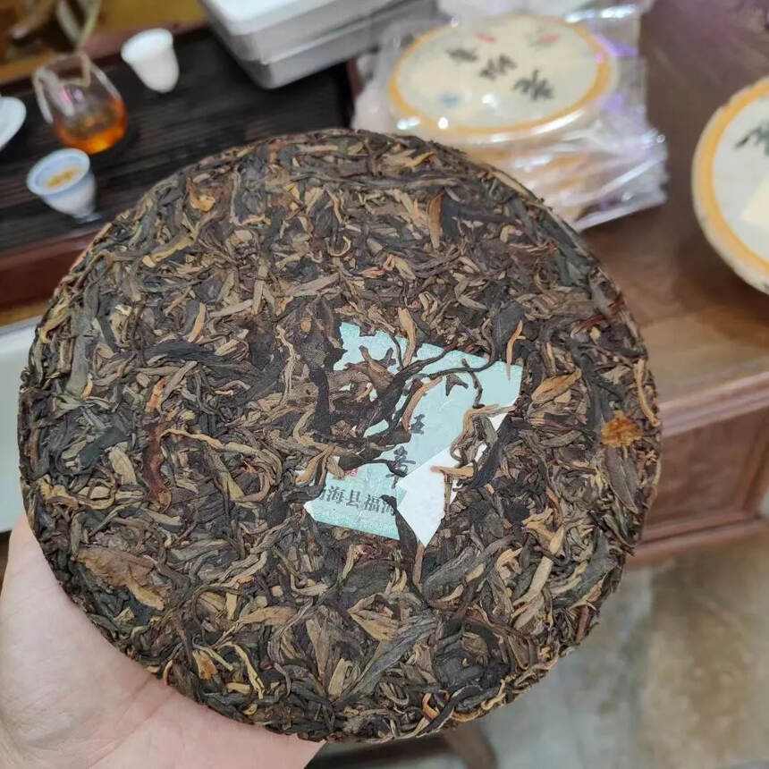 2011年 礼盒装 老班章古树生普洱茶，云南省西双版
