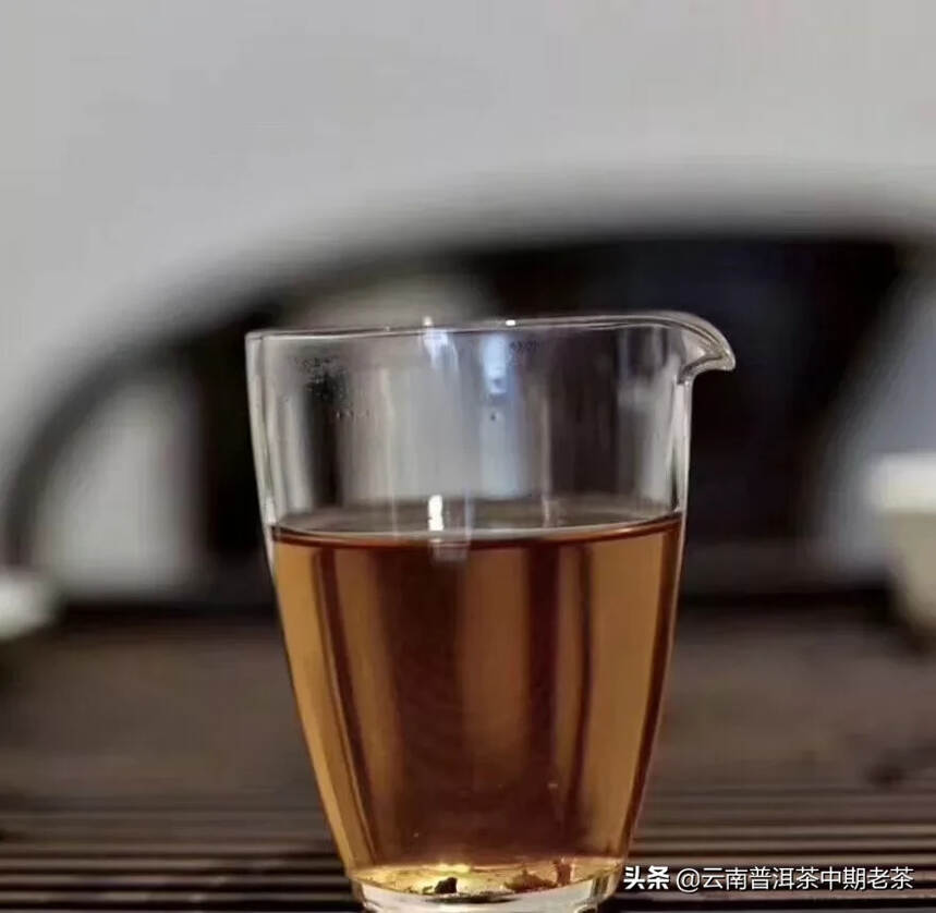 05年普洱茶————



——班章野生茶砖
一公斤