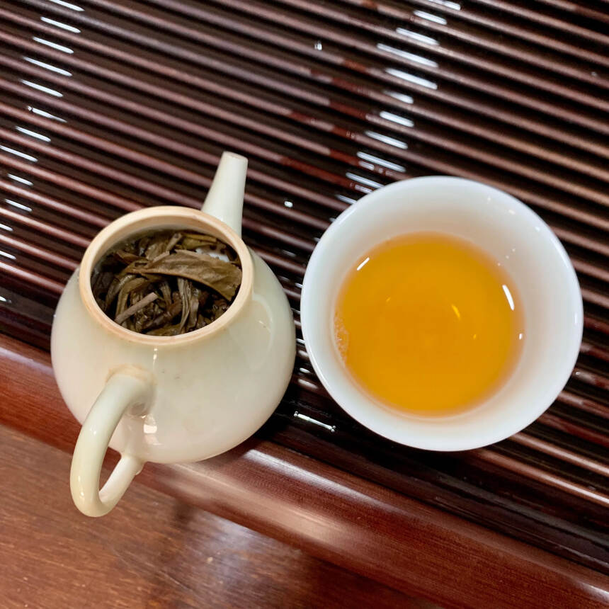 2003年 香竹筒茶 生普洱茶，德宏州南宝茶厂出品，