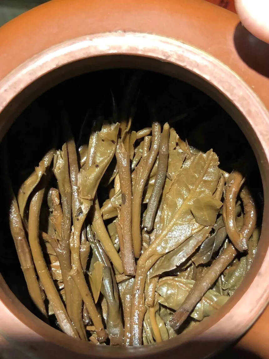 2009年 珍藏品古树茶，冰中岛生普洱茶，250g小