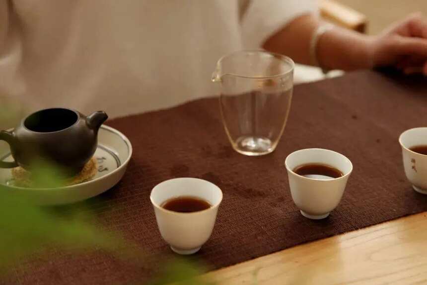 中秋节为什么要喝茶？给领导、长辈、老师送什么茶比较好？