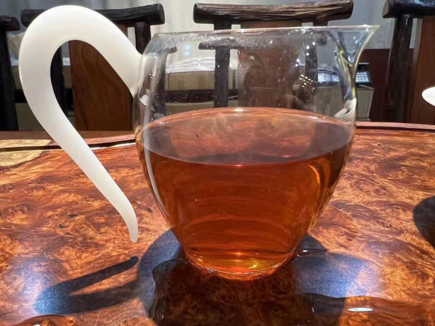 #普洱茶# 96年黎明茶厂八口中大黄印老生茶#茶生活