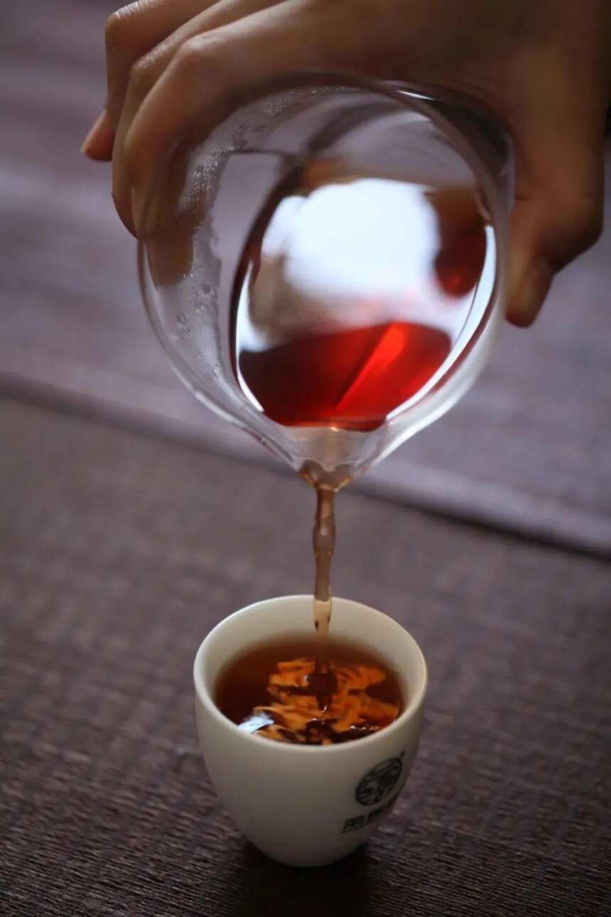 中秋节为什么要喝茶？给领导、长辈、老师送什么茶比较好？