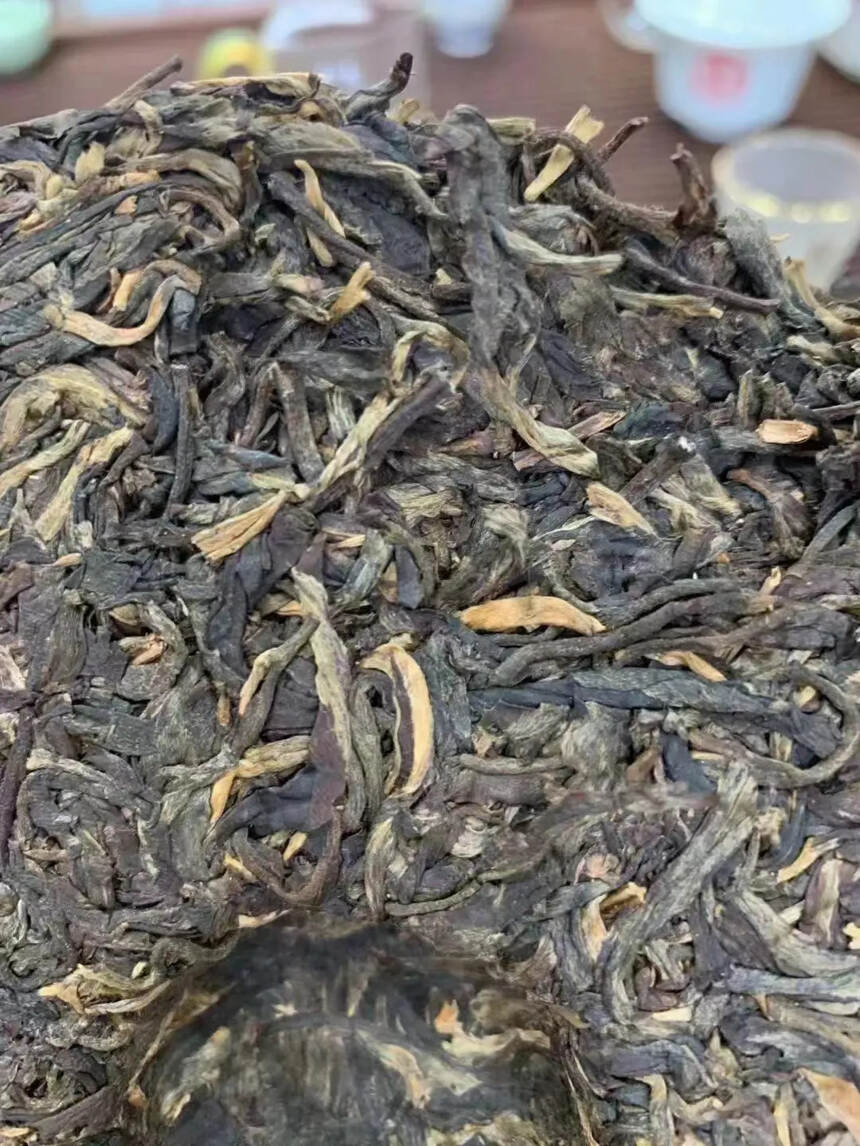 #普洱茶#
2011年勐傣茶厂 勐库乔木古树茶#茶生
