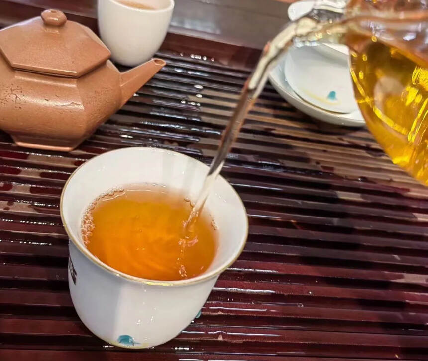 #普洱茶# 98年中茶雪印，高香北方仓储#茶生活#