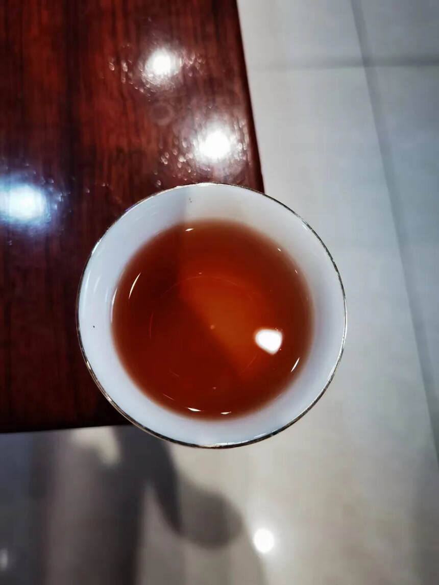 90年代永昌祥记號竹筒茶
永昌祥記号唯一一款竹筒茶一
