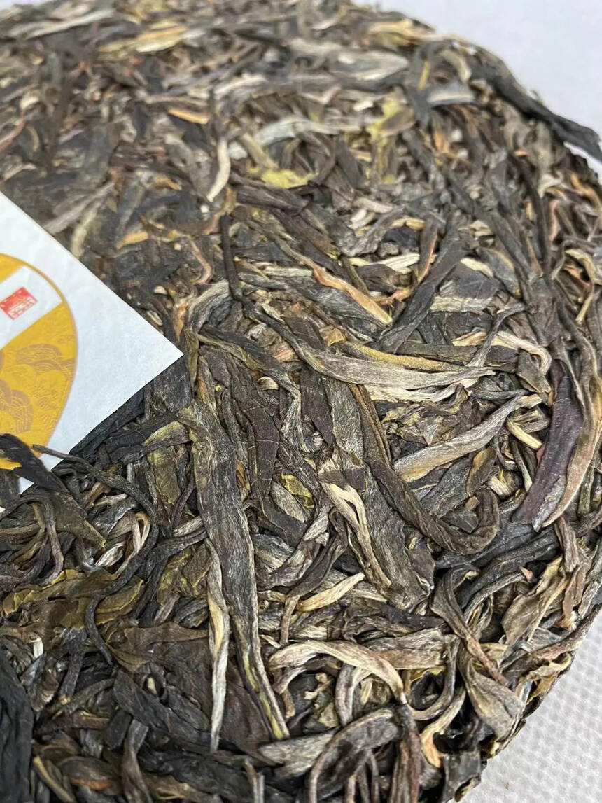 2011千家寨普洱茶的口感特点:香气浓郁，茶汤吞咽较