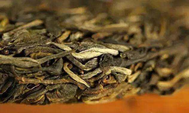 什么是茶毫、茶绒？从茶毫解析红茶和普洱茶的茶汤变化