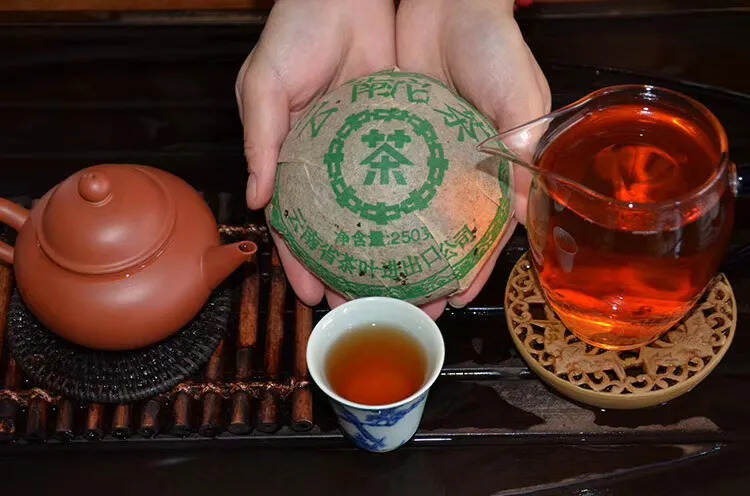 90年代老生沱，选用勐海布朗山茶区大树茶原料，老班章