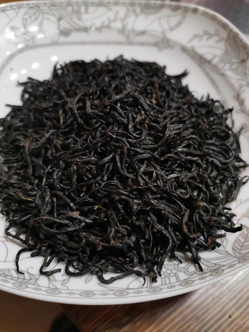 “黑美人”☞野生古树红茶。#普洱茶# #普洱# #茶