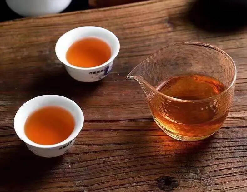❤❤06年天缘茶厂珍藏孔雀青饼 ，茶叶饼型非常大气，
