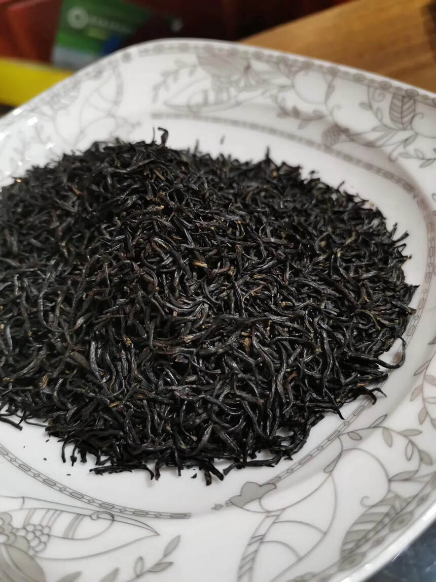 “黑美人”☞野生古树红茶。#普洱茶# #普洱# #茶