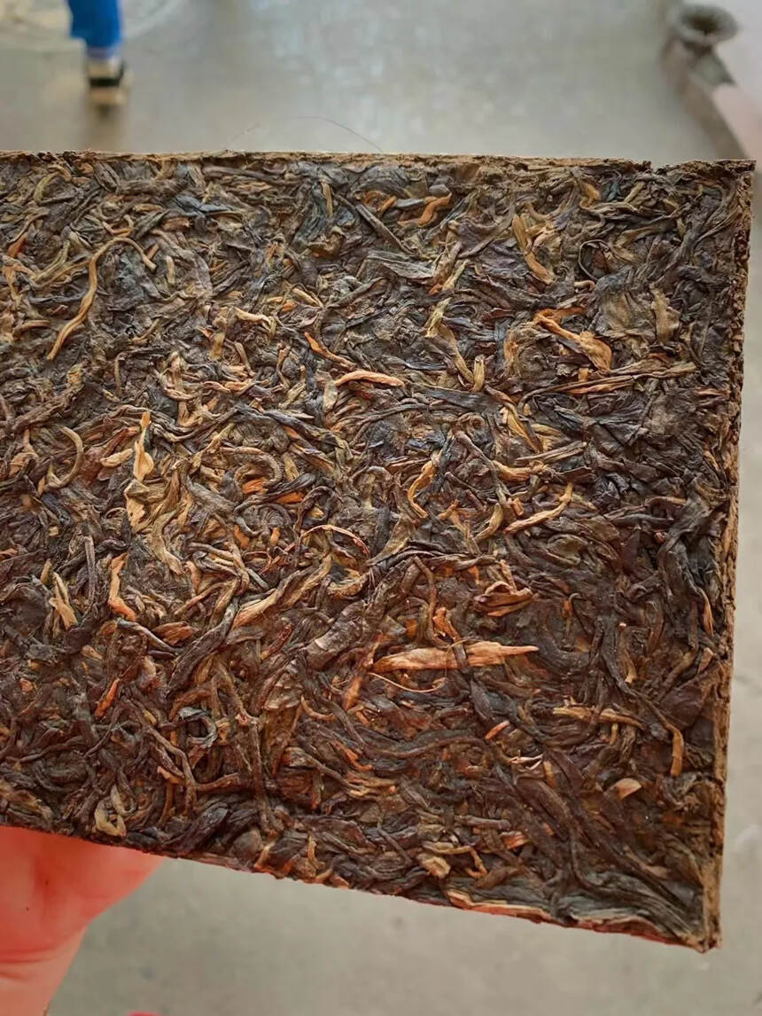 #普洱茶# 05年1公斤古树春尖生茶砖.每件20片装