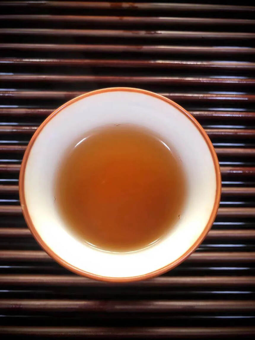 #普洱茶# 90年代古思茅绿印纯干仓生茶，勐海古树茶