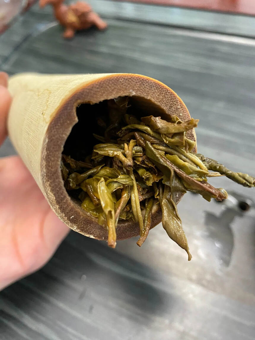 2018年新班章8克傣族香竹茶柱生茶，可以直接泡的小
