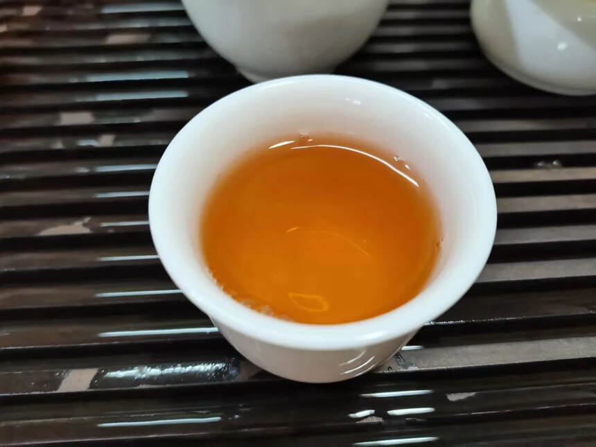 2013年兴海茶厂-布朗乔木孔雀
布朗高山乔木正春。