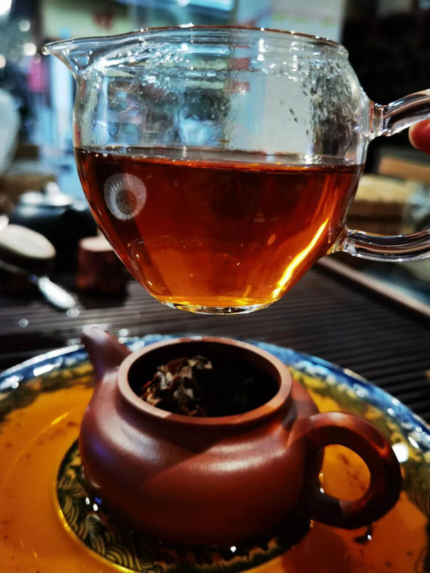 #普洱茶# 1996年班章生茶纯干仓竹箩散茶，傣家族