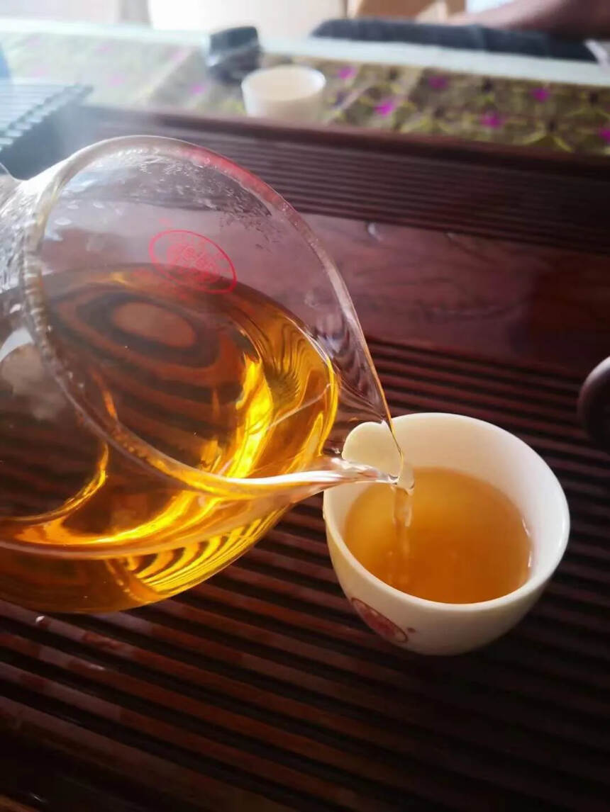 2020年的南本老寨大树头春竹筒茶，是苦涩微重，回甘