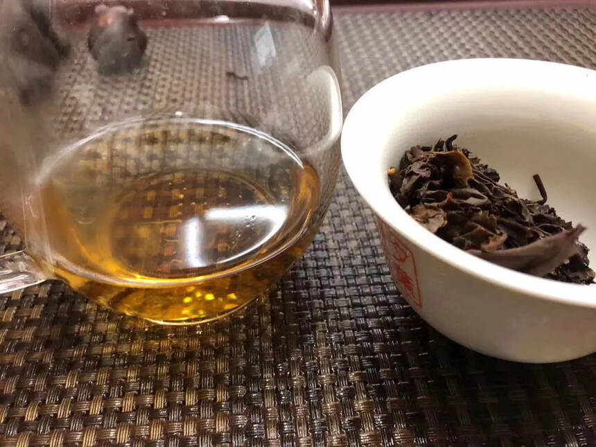 2015年勐库高山荒野老树白茶！没加一滴蜂蜜的野蜜香