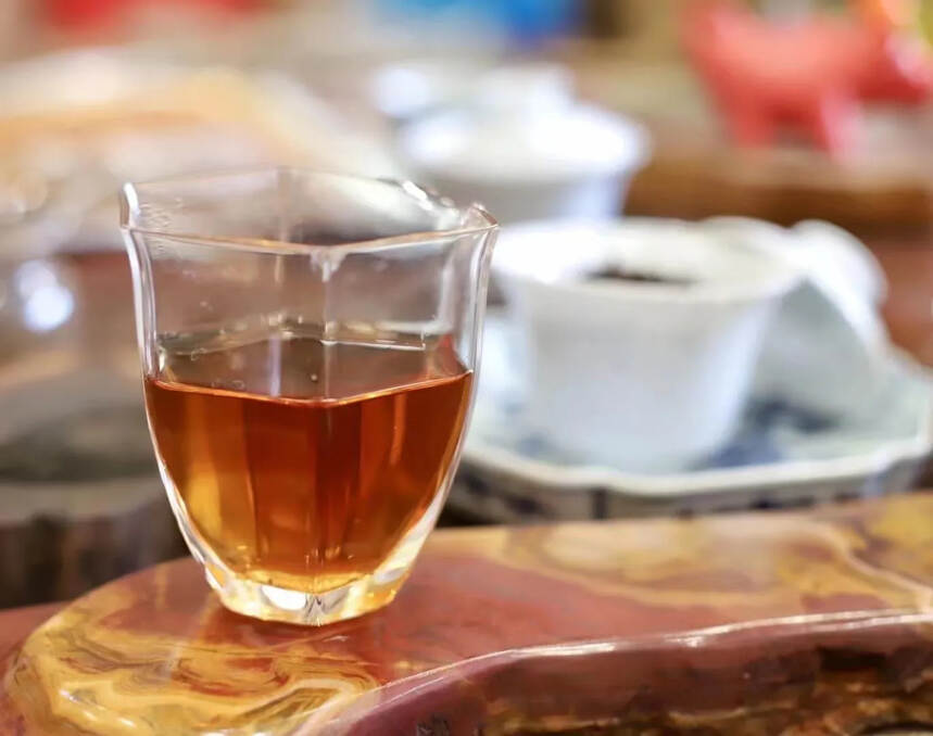 2008年勐统老友记茶厂易武古树珍藏青饼。#普洱茶#