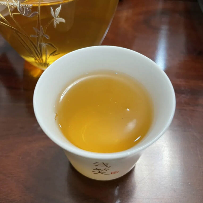 2013年冰岛茶
正宗纯料大树
9年中期茶，天花板级