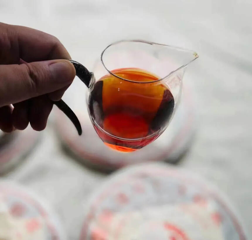 90年代宜良茶厂远年七子饼熟茶400克，此熟茶用料等