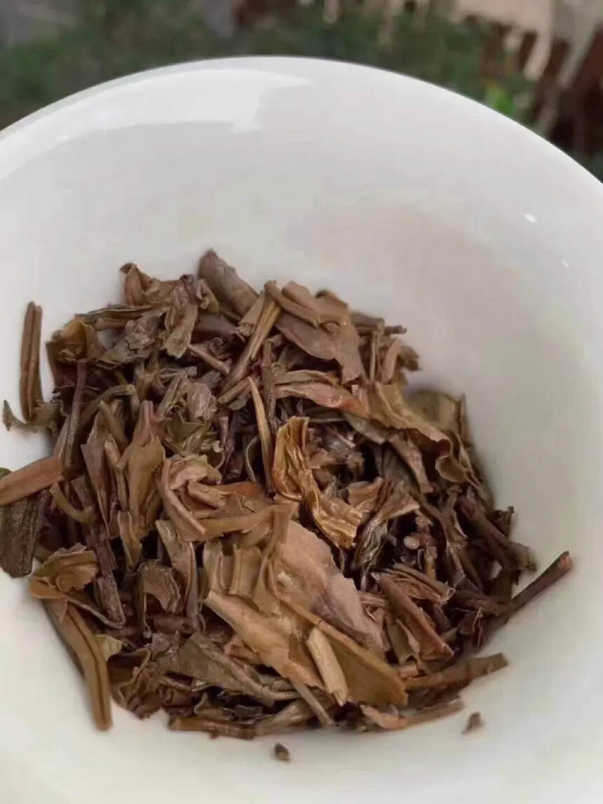 90年代老班章古树沱茶，茶叶条索跟早期大益白菜一样的
