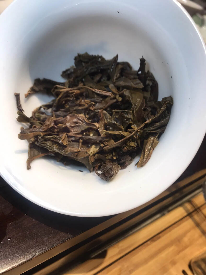 03年苹果绿紫天生茶，布朗山乔木茶纯料。#普洱茶#