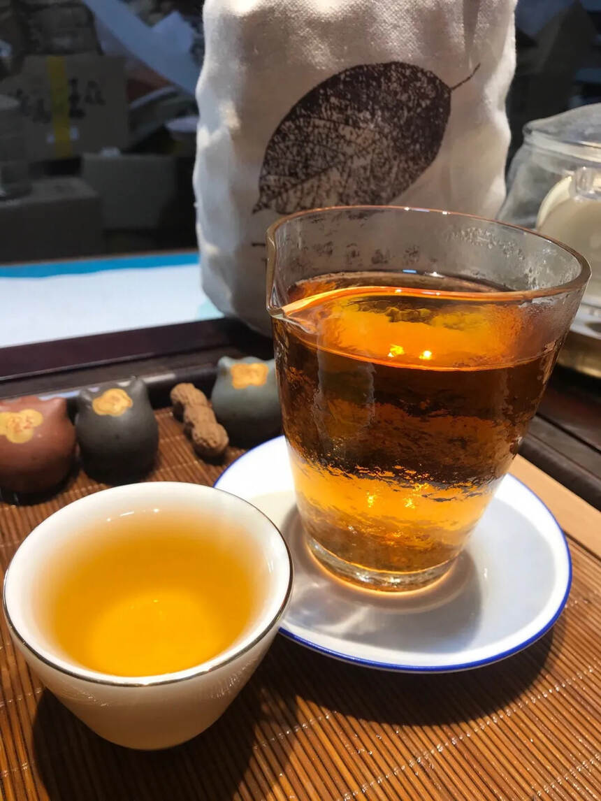 云南滇红红茶勿忘我花茶龙珠  红茶更有养胃养颜的功效