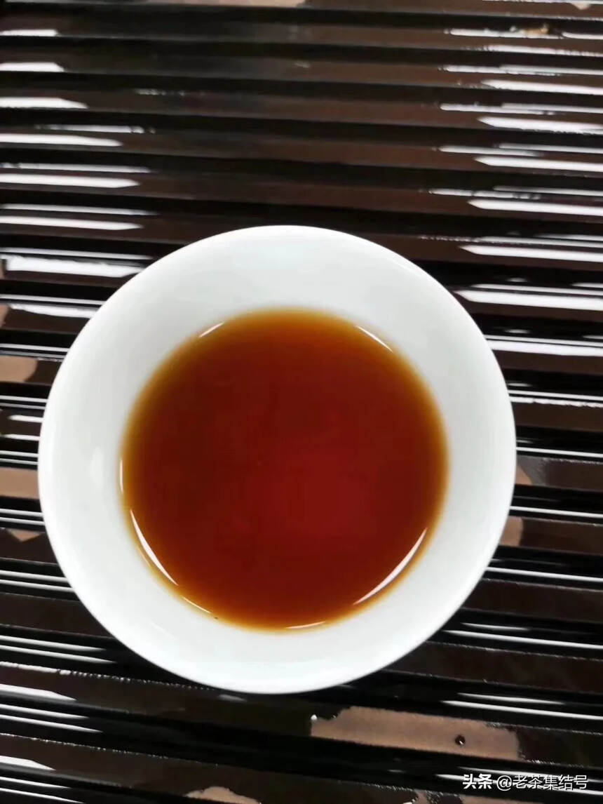 1960年代稀少版本油光纸早期大黄印老生茶，出陈香、