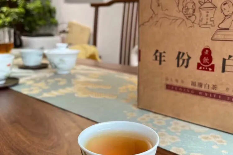 2006年福鼎老白茶 有机贡眉 500克/盒，5斤/