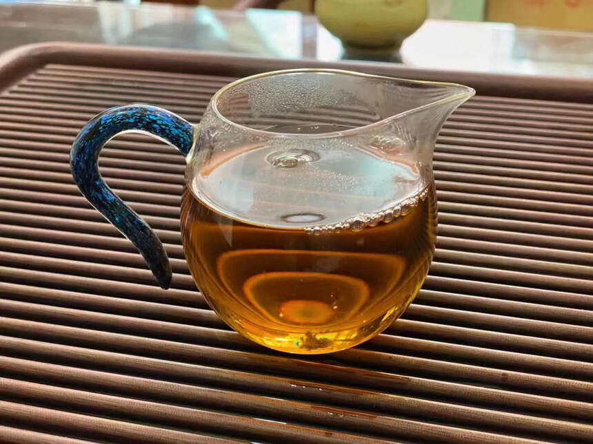 2010年老寿眉散茶，500克/提，市面陈年散茶越来
