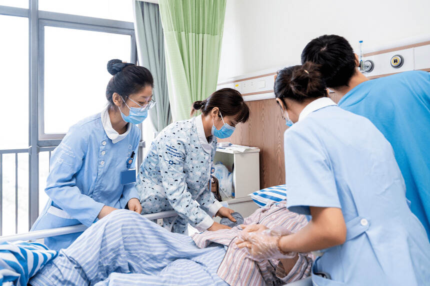热烈庆祝上海医大医院神经内科住院病区正式启用