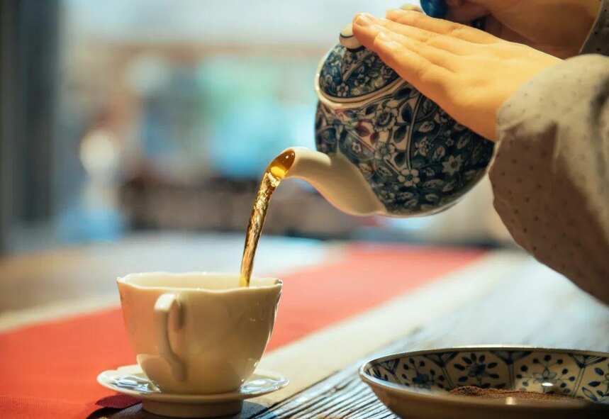 《中国茶事通论》，了解茶享受茶并没有那么难